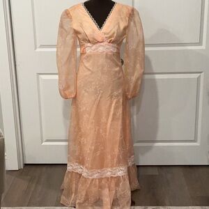 Vintage 1970s Prairie Peach Ruffled Long Sleeve Lace Gown Dress Size 6?